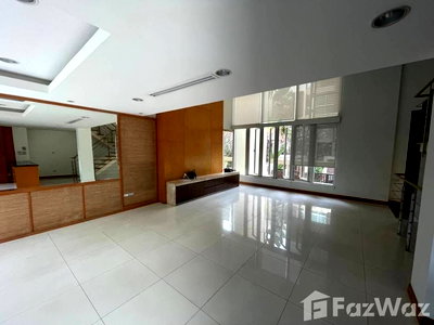 Townhouses for rent Bangkok : 3 Bedroom Townhouse for rent at The Lofts Sathorn 1145410