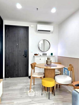 Condos for sale : 1-BR Condo at XT Huaikhwang near MRT Huai Khwang (ID 2830563)