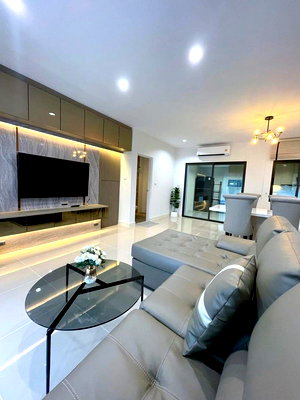 Townhouses for rent : 🏡 Townhome for rent, PLENO Sukhumvit-Bangna 3 (Special unit with garden view) Near Mega Bangna and international schools. Ready to move in.