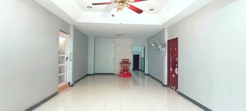 ✨ ขายบ้านเดี่ยว หมู่บ้าน ช.รุ่งเรือง 6 | ถนนเมน | 54 ตร.วา | 6 ห้องนอน | พร้อมอยู่ ใกล้ MRT & เซ็นทรัลเวสต์เกต 🏡