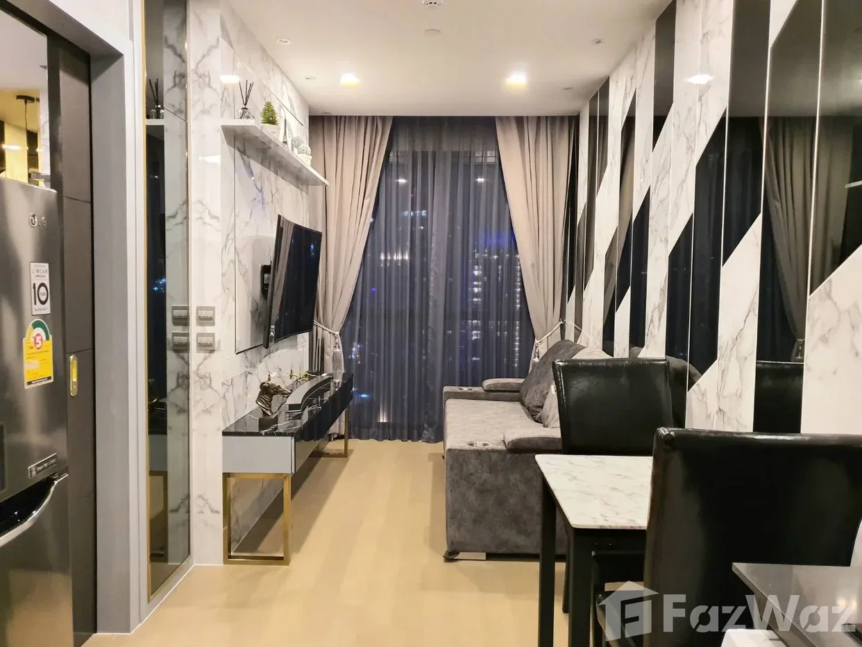 picture Ashton Asoke high floor. 6214509 - 10/16