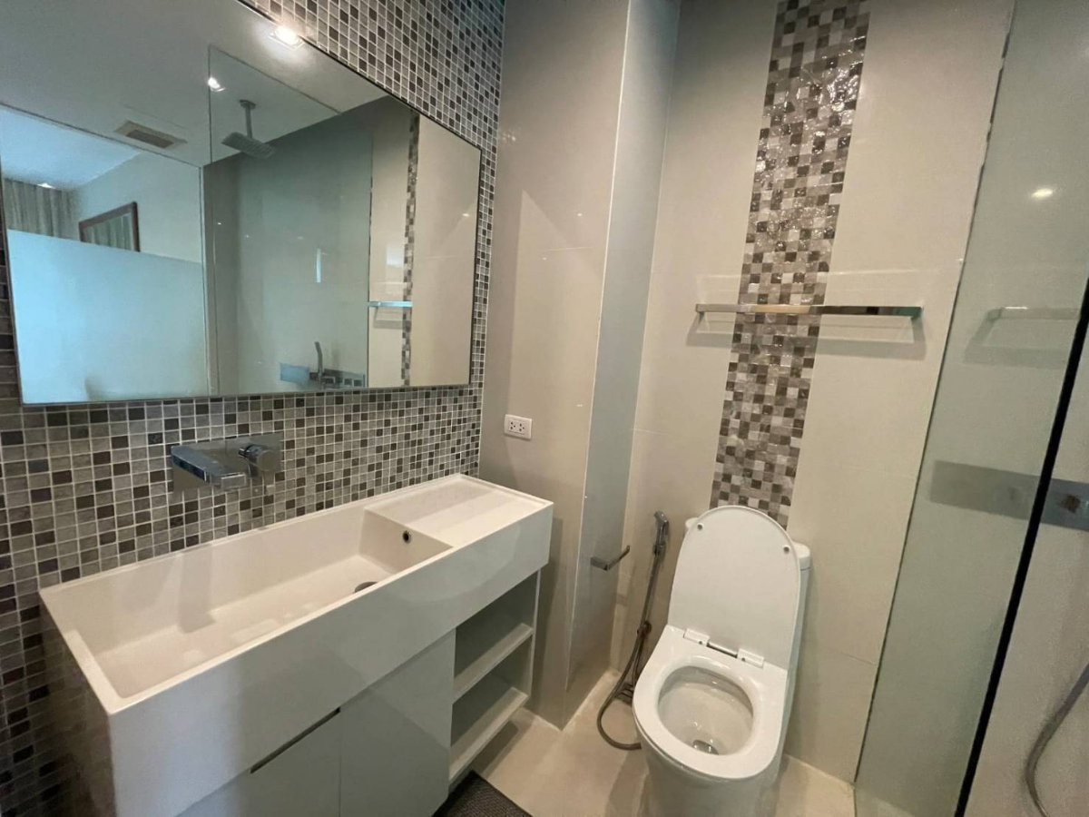 รูป The Room Sukhumvit 21 - 1bed/ 1bath, 7 floor, City view - รูปที่ 10/11