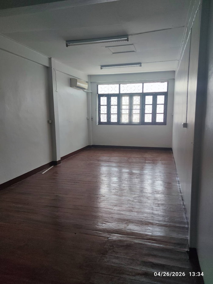 รูป บ้านว่างให้เช่า ใกล้สวนสมเด็จย่า ถนนดิลกจันทร์ - รูปที่ 9/11