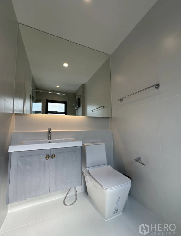 รูป ให้เช่าบ้านเดี่ยว 4 ห้องนอน โครงการ เศรษฐสิริ บางนา กม.10 ตำบลบางพลีใหญ่ อำเภอบางพลี จังหวัดสมุทรปราการ HRE00484 - รูปที่ 31/32