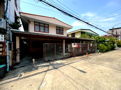 บ้านเดี่ยว ถนนโพธิ์แก้ว : ขายบ้านเดี่ยว 2 ชั้น หมู่บ้านสังข์สิทธิ์ แยก 6 ใกล้ BTS สถานีโชคชัย 4 **ราคา 6.5 ล้าน** (N.2093)