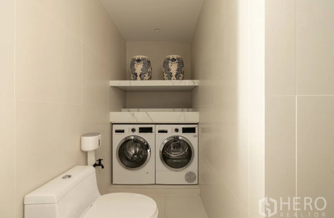 For Sale 2 Bedroom Condominium in Newton Tower in Khlong Toei, Khlong Toei, Bangkok BTS Nana HRE00387