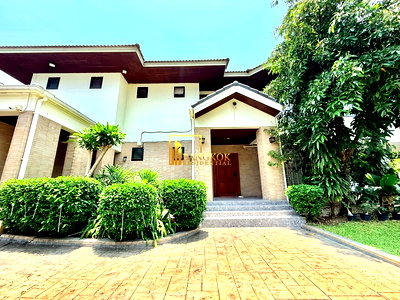 Houses for rent DONKI Mall Thonglor   : Amazing 4 Bed Pet Friendly Luxury House With Private Pool - BR7769SH