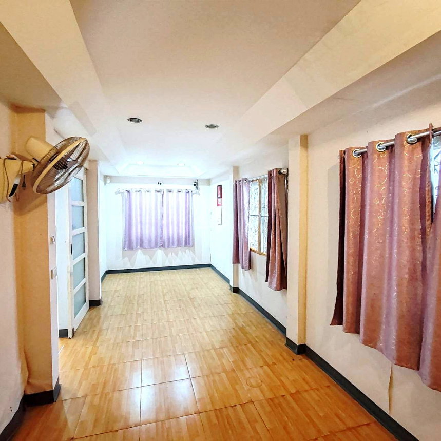 รูป ✨ ขายบ้านเดี่ยว หมู่บ้าน ช.รุ่งเรือง 6 | ถนนเมน | 54 ตร.วา | 6 ห้องนอน | พร้อมอยู่ ใกล้ MRT & เซ็นทรัลเวสต์เกต 🏡 - รูปที่ 7/13