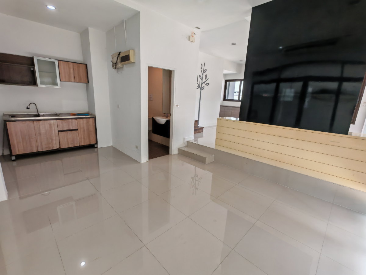 picture  Viridian Ratchaphruek corner house  - 5/14