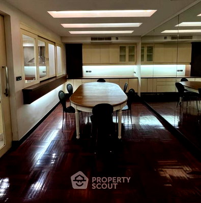 Condos for rent : 4-BR Condo at City Lakes Tower Sukhumvit 16 Condominium near BTS Asok (ID 2831306)