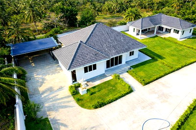 เช่าบ้านเดี่ยว ปราณบุรี ประจวบคีรีขันธ์ : วัดนาห้วย 2น้ำ ใกล้รพ.ปราณบุรี 900 ม. ตลาดปราณบุรี 800 ม. บ้านเดี่ยวชั้นเดียว 100ตร.ว.134 ตร.ม. 2นอน