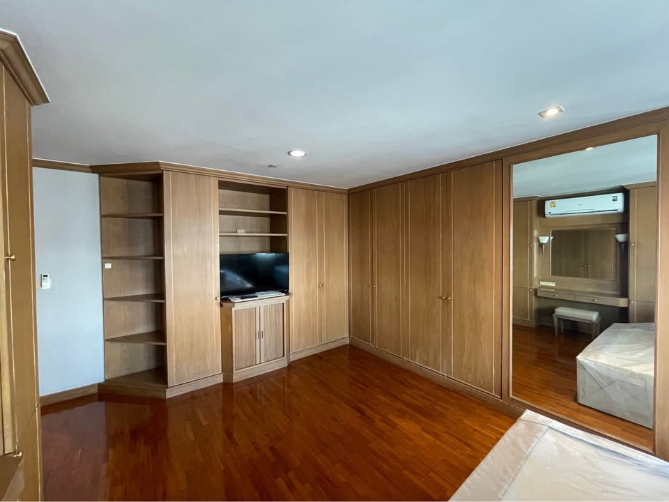 picture Code: 26KJ2076  for rent Sathorn Gardens 🔥🔥 Line ID: @kjcondo (with @)🔥🔥 - 10/21