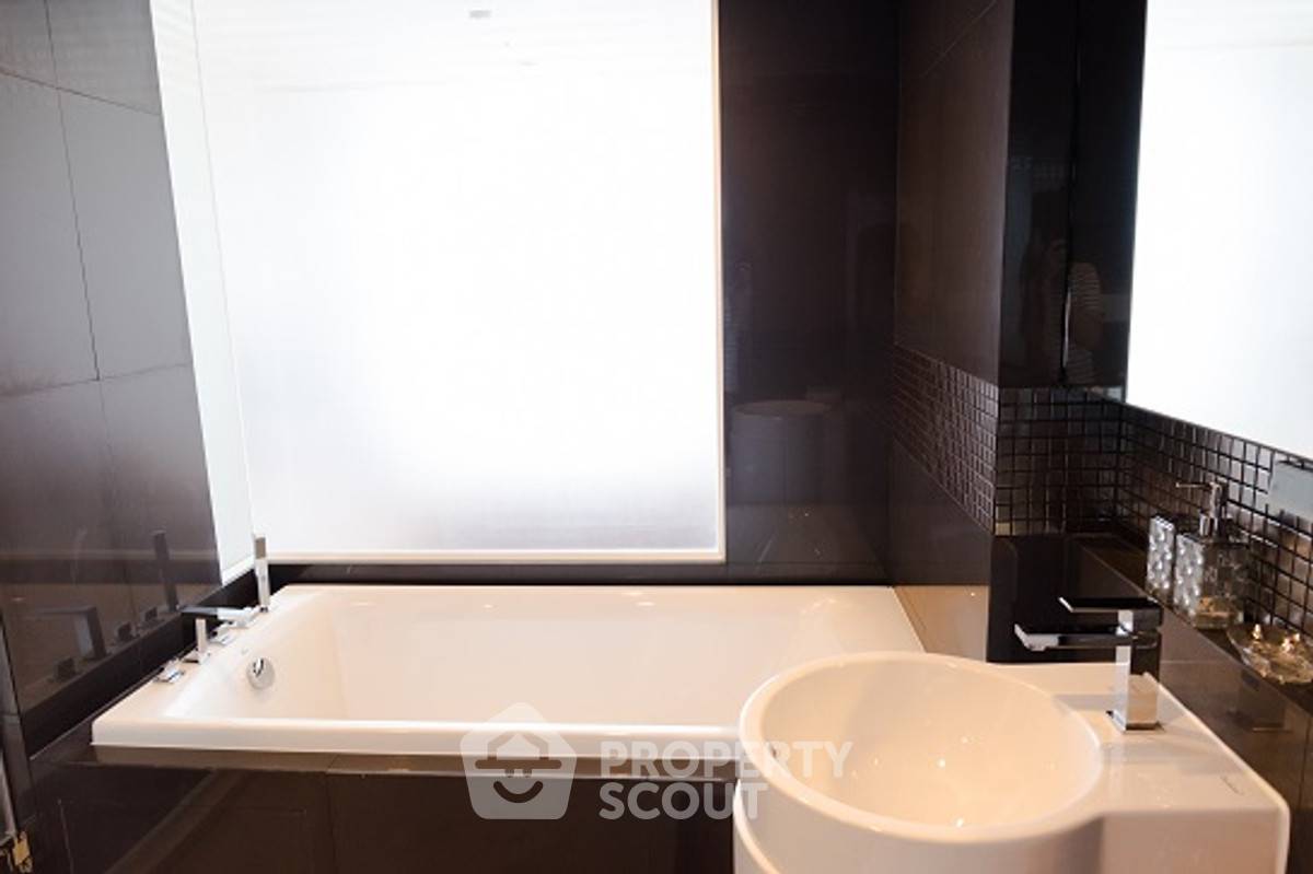 รูป คอนโด 2-ห้องนอน ที่ ริธึ่ม สาทร ใกล้ BTS สะพานตากสิน (ID 2832224) - รูปที่ 10/10