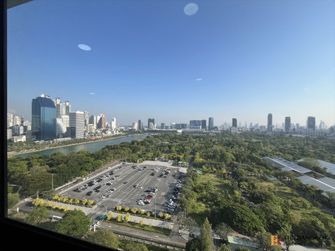 🔥 Exclusive Deal! Prime Condo in Bangkok 🌳 Benjakitti Park View - Lake Green Sukhumvit 8 near BTS Nana 🛌 Spacious 138.57 sq.m.