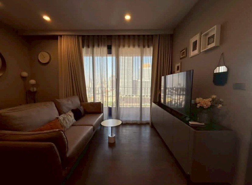 รูป LTHC15168 – Modern Condo High Floor for Rent Khlong Toei | City Lifestyle Best Value | Near MRT Khlong Toei | 65,000 THB | คอนโดให้เช่า คลองเตย ชั้นสูง ไลฟ์สไตล์เมือง คุ้มค่า ใกล้ MRT คลองเตย - รูปที่ 2/6