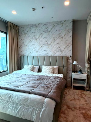Condos for rent : P-126211 Stunning City View! Life One Wireless 1 Bed Fully Furnished @ CBD l Line Id: @easycondoplus l 099-229-6397