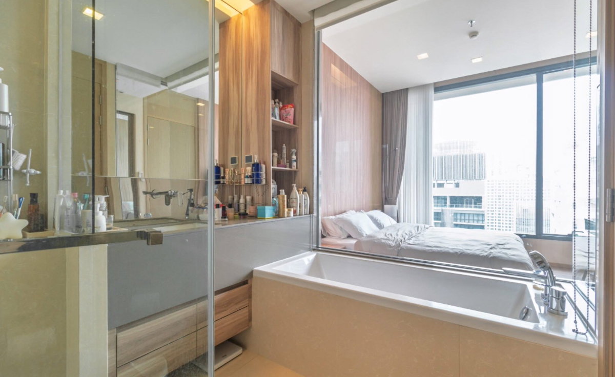 picture The ESSE                     Asoke  - 5/12