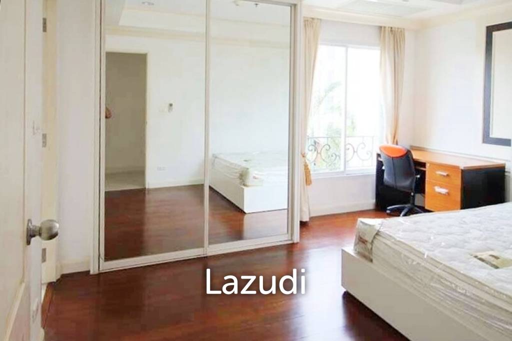 รูป 132.0 ตร.ม.  3 ห้องนอน  4 ห้องน้ำ คอนโดสำหรับ ขายใน คลองตัน - รูปที่ 7/8