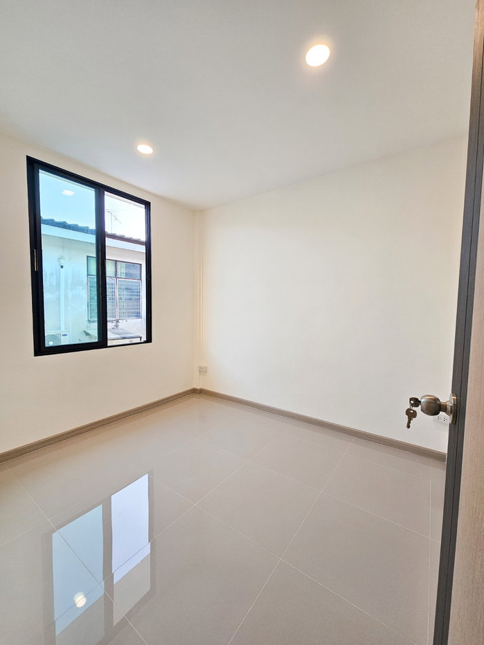 รูป R166 ✨🏡 ทาวน์เฮ้าส์รีโนเวทใหม่ ทำเลดอนเมือง มบ.อยู่เจริญ ซ.วิภาวดีรังสิต 37 ใกล้สนามบินดอนเมือง เพียง 2.39 M เท่านั้น - รูปที่ 8/14