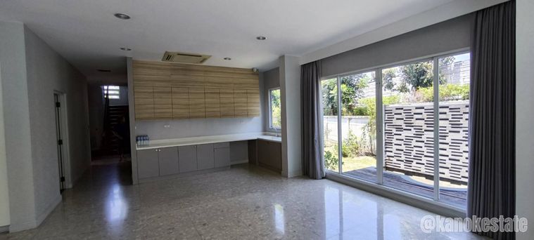 4-bed house for rent, 467 sqm, 182.9 sq wah, Thawi Watthana