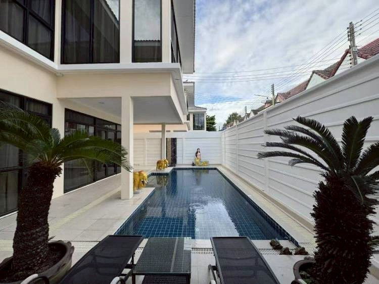 รูป ขาย  Private House in Central Pattaya  7นอน 8น้ำ   - รูปที่ 2/7