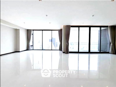 ขายคอนโด : คอนโด 4-ห้องนอน ที่ คิว วัน สุขุมวิท ใกล้ BTS นานา (ID 2832955)