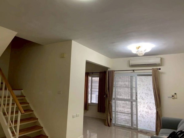 รูป 🏡✨ปล่อยเช่า ทาวน์โฮม “เดอะ คัลเลอร์ บางนา กม.8 เฟส 5” 3 ห้องนอน 2 ห้องน้ำ ติดเมกะบางนา อยู่สบาย ทำเลทอง เดินทางง่าย - รูปที่ 3/19