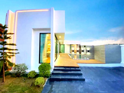 Houses for rent Chonburi : KT0408🚵Pool Villa Nongprue Public Park 3Bedroom Land 280sqm🏊Swimming pool🌷Garden🪑Fully furnished🌠Rooftop terrace