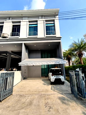 เช่าทาวน์โฮม ถนนเทพรักษ์ : HR3420 Duplex Townhome สไตล์ Penthouse โครงการ พฤกษาวิลล์ พหลโยธิน-รามอินทรา ซอยพหลโยธิน 48 เพดานสูง 5.2 หรูระดับ High-end