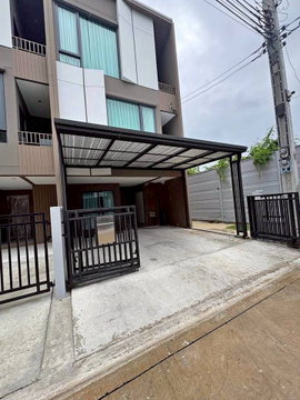 R2984​ ให้เช่าทาวน์โฮม 3 ชั้น หลังมุม บ้านกลางเมือง พหล-วิภาวดี ทำoffice ได้ (ว่างค่ะ) ใกล้ BTS แยกคปอ.