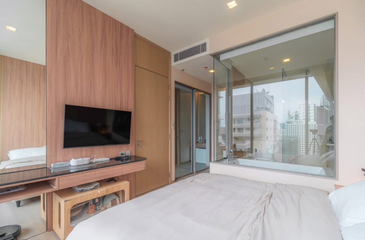 picture The ESSE                     Asoke  - 3/12