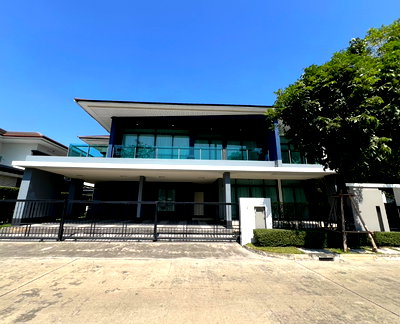 บ้านเดี่ยวให้เช่า : ให้เช่าบ้านเดี่ยว 5 ห้องนอน โครงการเศรษฐสิริ กรุงเทพกรีฑา หัวหมาก บางกะปิ กรุงเทพมหานคร HRE00043