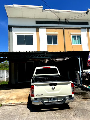 Townhouses for sale Tamru-Bang Phli Road : Townhouse/Townhome for sale in the Lalin Town Lio Beach Thepharak–Tamru project, Bang Phli, Samut Prakan.