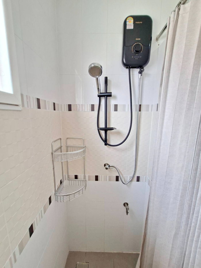 รูป Vาย-เช่า บ้าน2ชั้นฟรี WIFI ทีวีชัดทุกช่อง เฟอร์-เครื่องใช้ไฟฟ้าครบพร้อมหิ้วประเป๋าเข้าอยู่  - รูปที่ 22/23