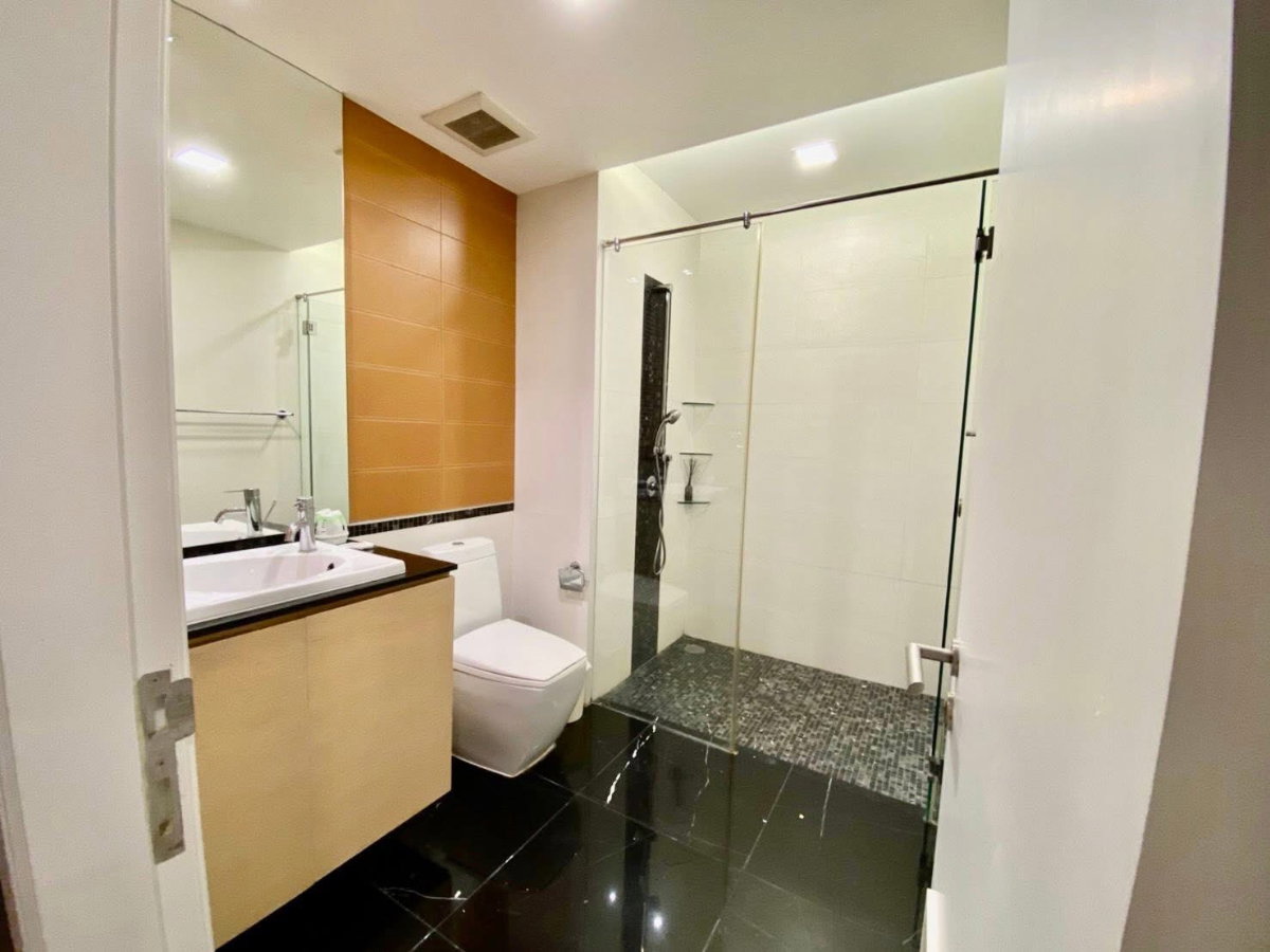 picture Urbana                       Sathorn  - 13/18