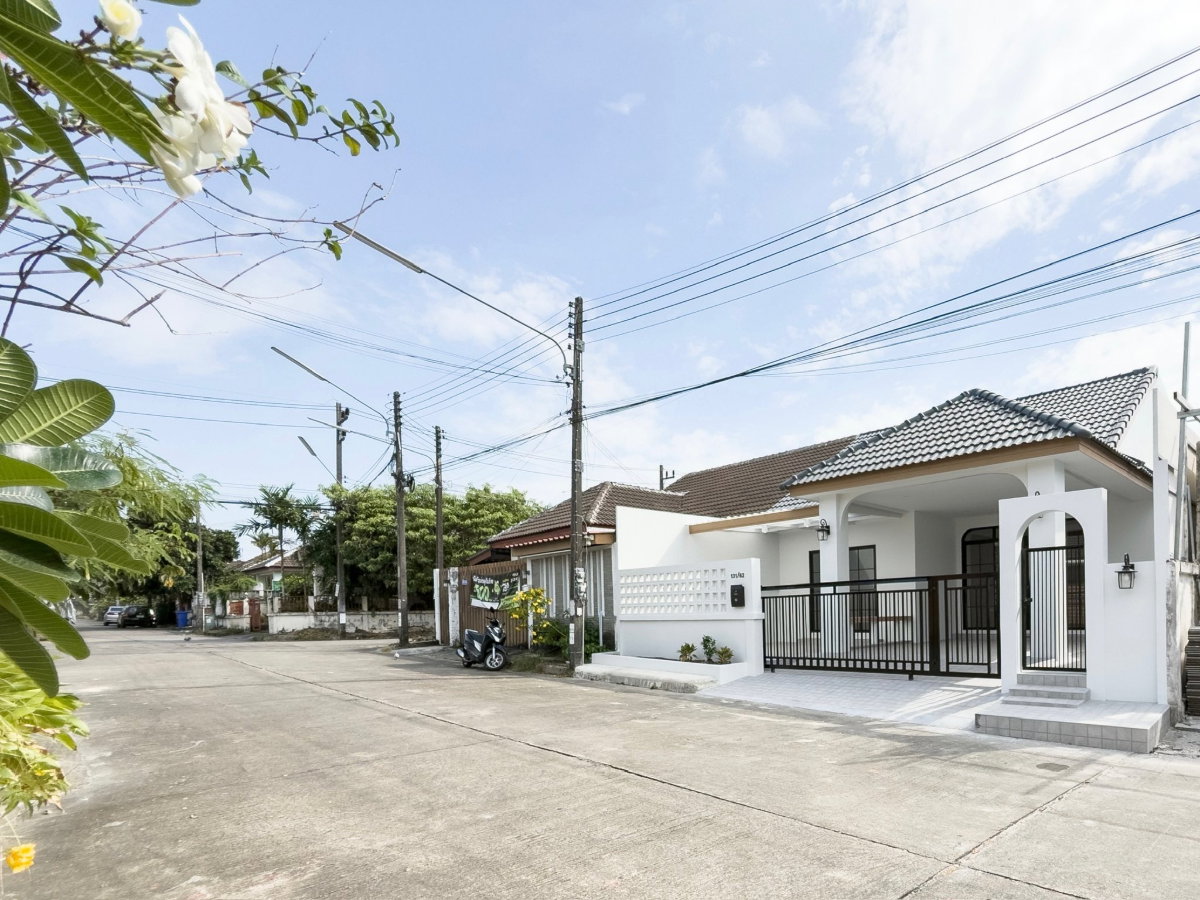 รูป 🌿  4.99 ล้าน ได้บ้านรีโนเวทใหม่ 3 ห้องนอน ใกล้เมือง พร้อมของแถมครบ !  🏡✨ - รูปที่ 3/33