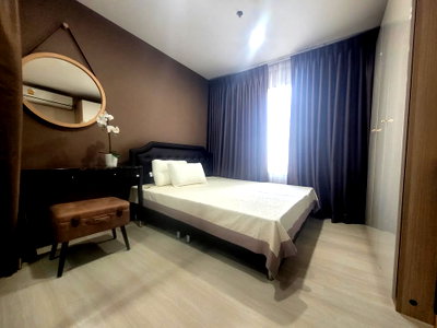 Condos for rent : 📌 rent Life Asoke 150 m. MRT Phetchaburi near Fortune Town special rate if dont want parking OK Line : 0886060125