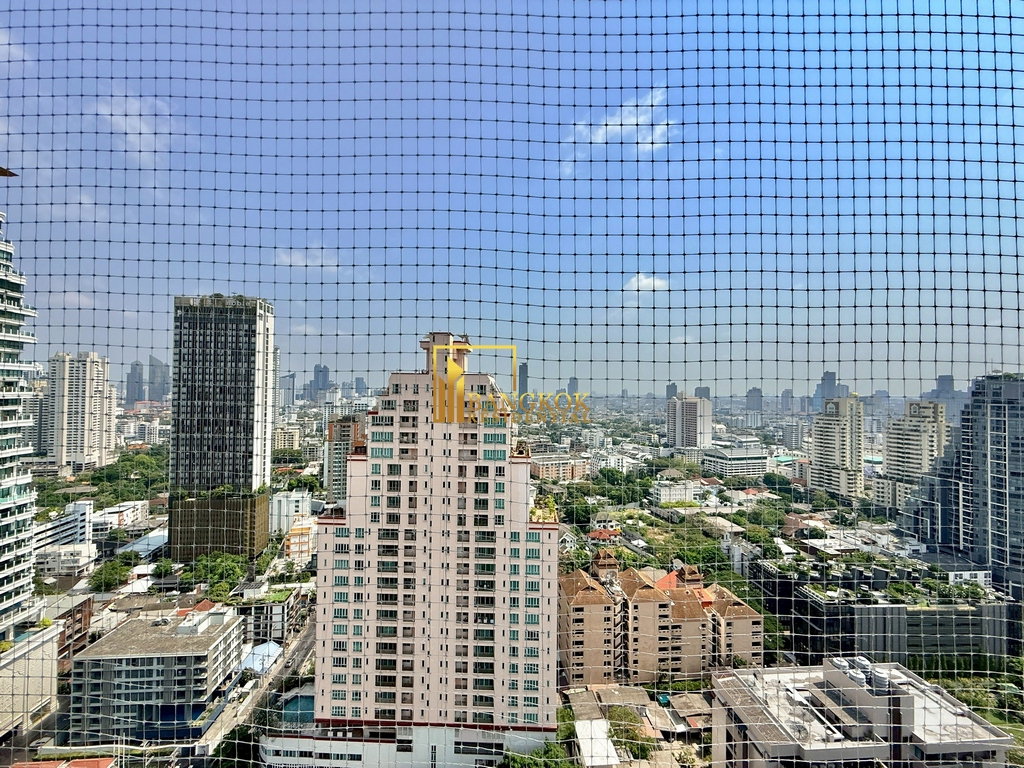 รูป Baan Suanpetch | Renovated 3 Bedroom Condo in Phrom Phong - BR10338CD - รูปที่ 10/33