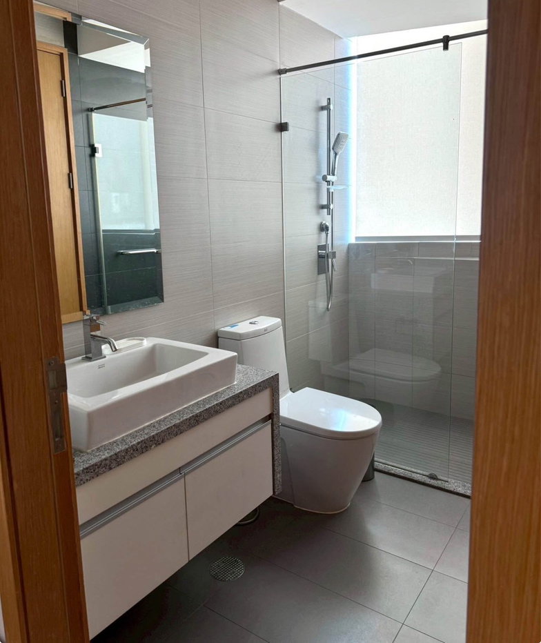 picture  Millennium                   Residence  - 10/15