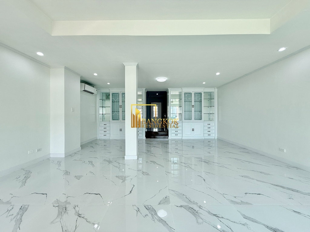 รูป Yenakart Residence | Renovated 5 Bedroom Townhouse For Rent - BR28337SH - รูปที่ 21/57
