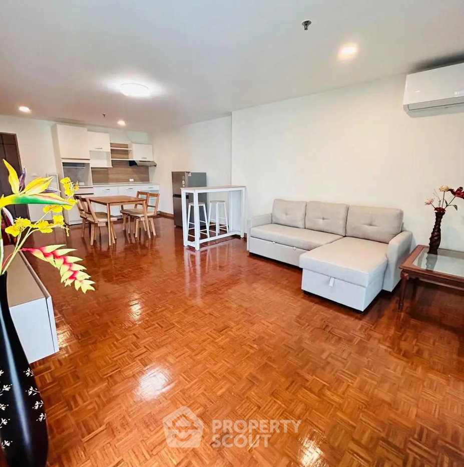 รูป คอนโด 1-ห้องนอน ที่ สุขุมวิท สวีท คอนโดมิเนียม ใกล้ BTS นานา (ID 2828435) - รูปที่ 3/12