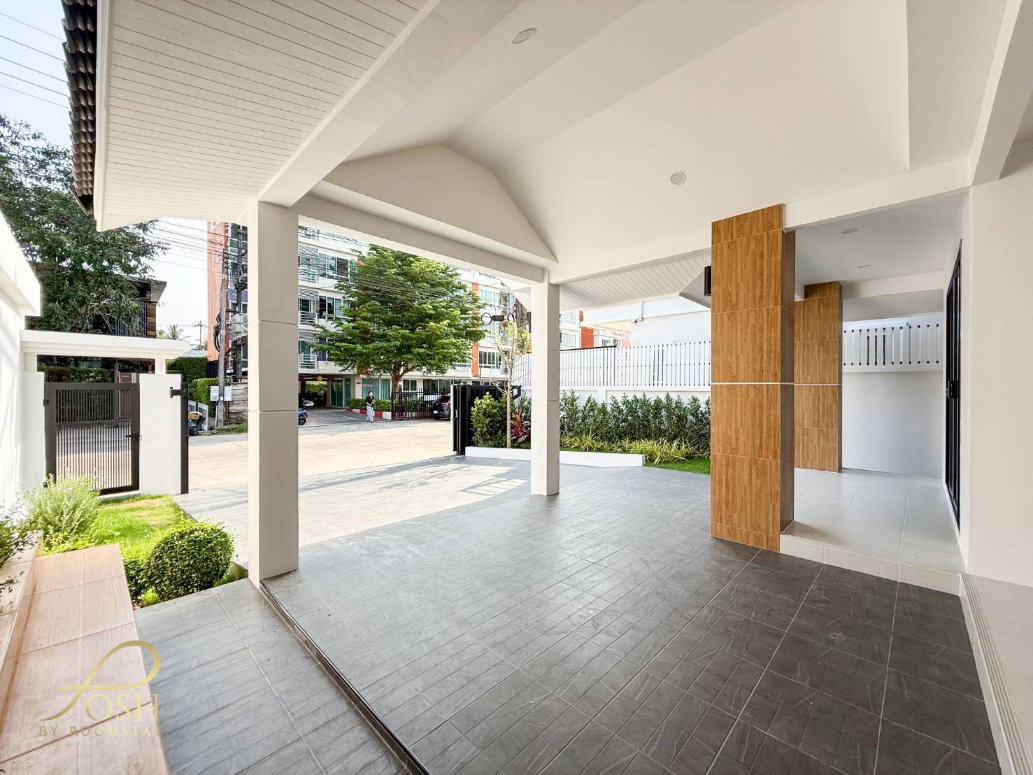 รูป บ้านเดี่ยวสองชั้น โซนกะทู้ ทำเลดี รีโนเวทใหม่ ฟังก์ชันครบ พื้นที่ใช้สอยกว่า 200 ตร.ม.  - รูปที่ 8/30