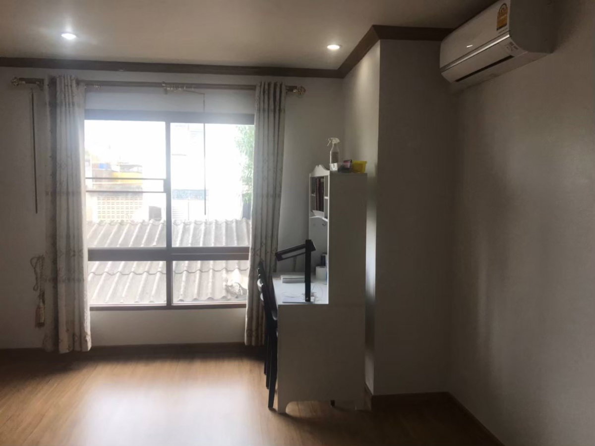 รูป ขาย  คอนโดห้องใหญ่  Renovate ใหม่  พร้อมเข้าอยู่ 🔥 Klangkrung Resort Ratchada 7 กลางกรุง รีสอร์ท รัชดาภิเษก ซอย 7 📍ใกล้ MRT ห้วยขวาง  - รูปที่ 3/11