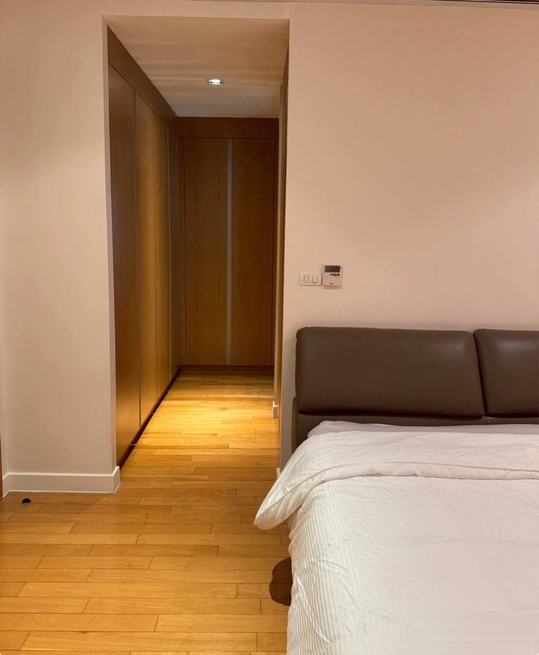 picture  Millennium                     Residence  - 5/15