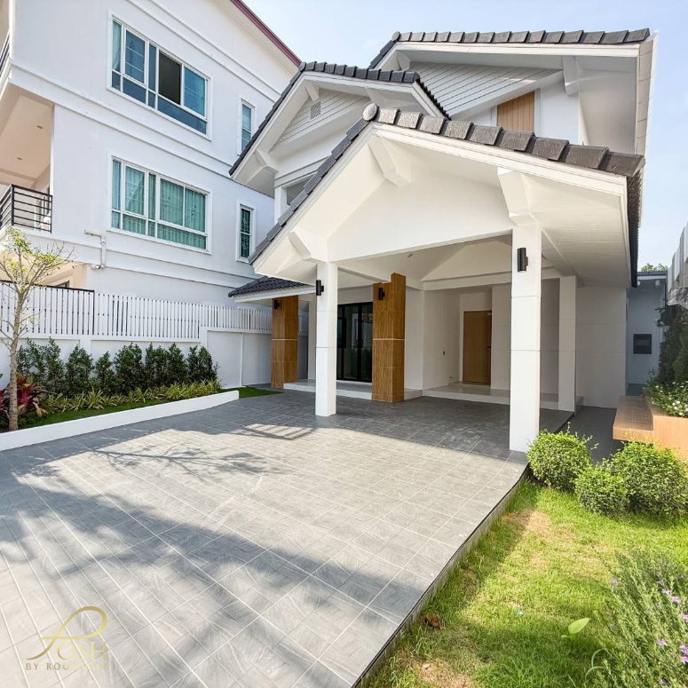 รูป บ้านเดี่ยวสองชั้น โซนกะทู้ ทำเลดี รีโนเวทใหม่ ฟังก์ชันครบ พื้นที่ใช้สอยกว่า 200 ตร.ม.  - รูปที่ 2/30