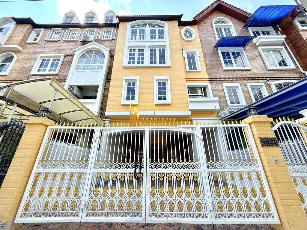 รูป Yenakart Residence | Renovated 5 Bedroom Townhouse For Rent - BR28337SH - รูปที่ 1/57