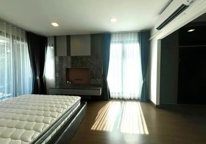 รูป GH00063 - Grand Britania Bangna KM.12 : Mega Bangna - รูปที่ 6/25