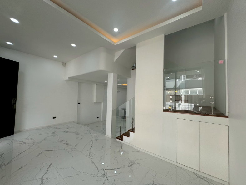 รูป ขาายทาวเฮ้าท์ รีโนเวทใหม่ นานา ** NO CO-AGENT ** - รูปที่ 13/14