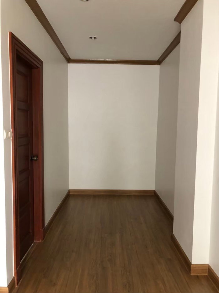 รูป ขาย  คอนโดห้องใหญ่  Renovate ใหม่  พร้อมเข้าอยู่ 🔥 Klangkrung Resort Ratchada 7 กลางกรุง รีสอร์ท รัชดาภิเษก ซอย 7 📍ใกล้ MRT ห้วยขวาง  - รูปที่ 4/11