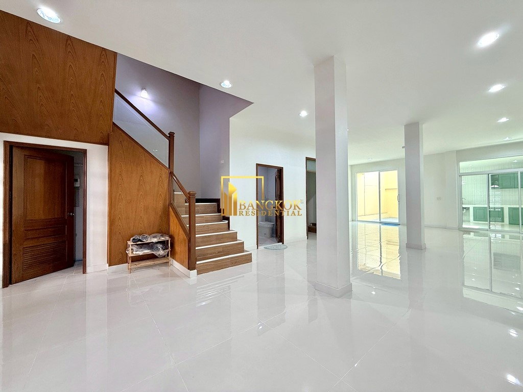 รูป Yenakart Residence | Renovated 5 Bedroom Townhouse For Rent - BR28337SH - รูปที่ 4/57